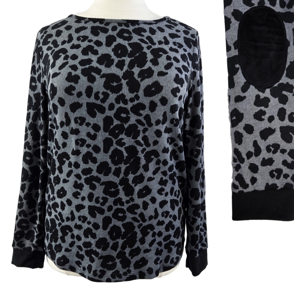 Pink Clover Stitch Fix NWT Abby Gray Black Leopard Print Button Back Knit Top
